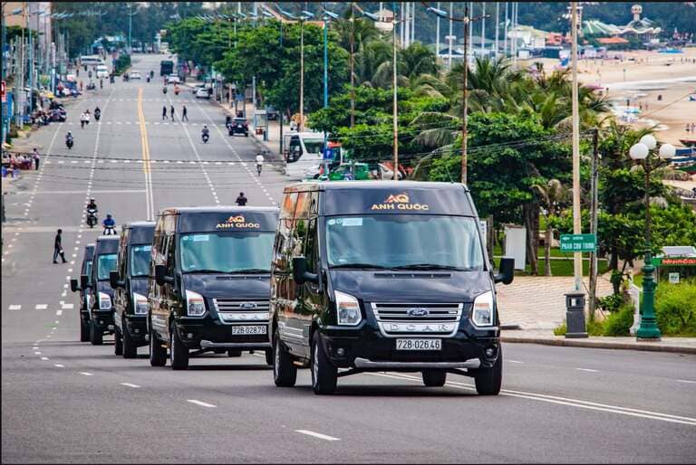  Anh Quốc Limousine đạt 4.9/5, chạy limousine 9 chỗ có cả hướng Vũng Tàu và Long Hải. (Nguồn: Internet)