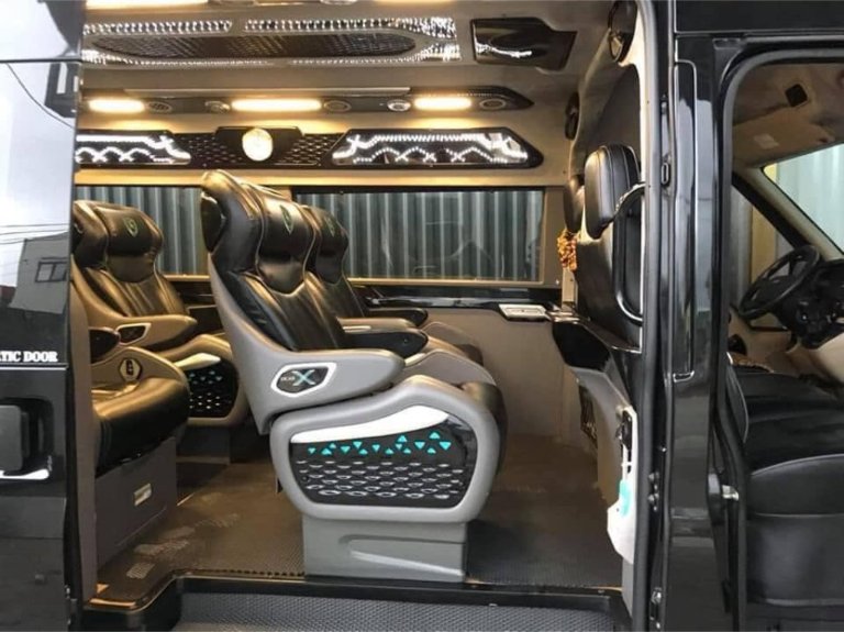 Nội thất bên trong khoang xe Limousine Hà Nội Yên Bái