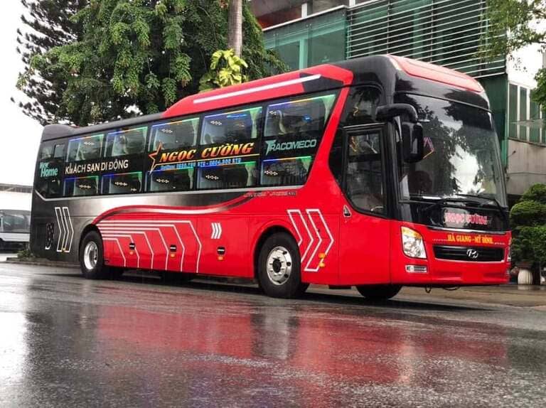  Ngọc Cường VIP chạy limousine 16 và 19 chỗ, cả hai chuyến đều đi ban ngày. (Nguồn: Internet)
