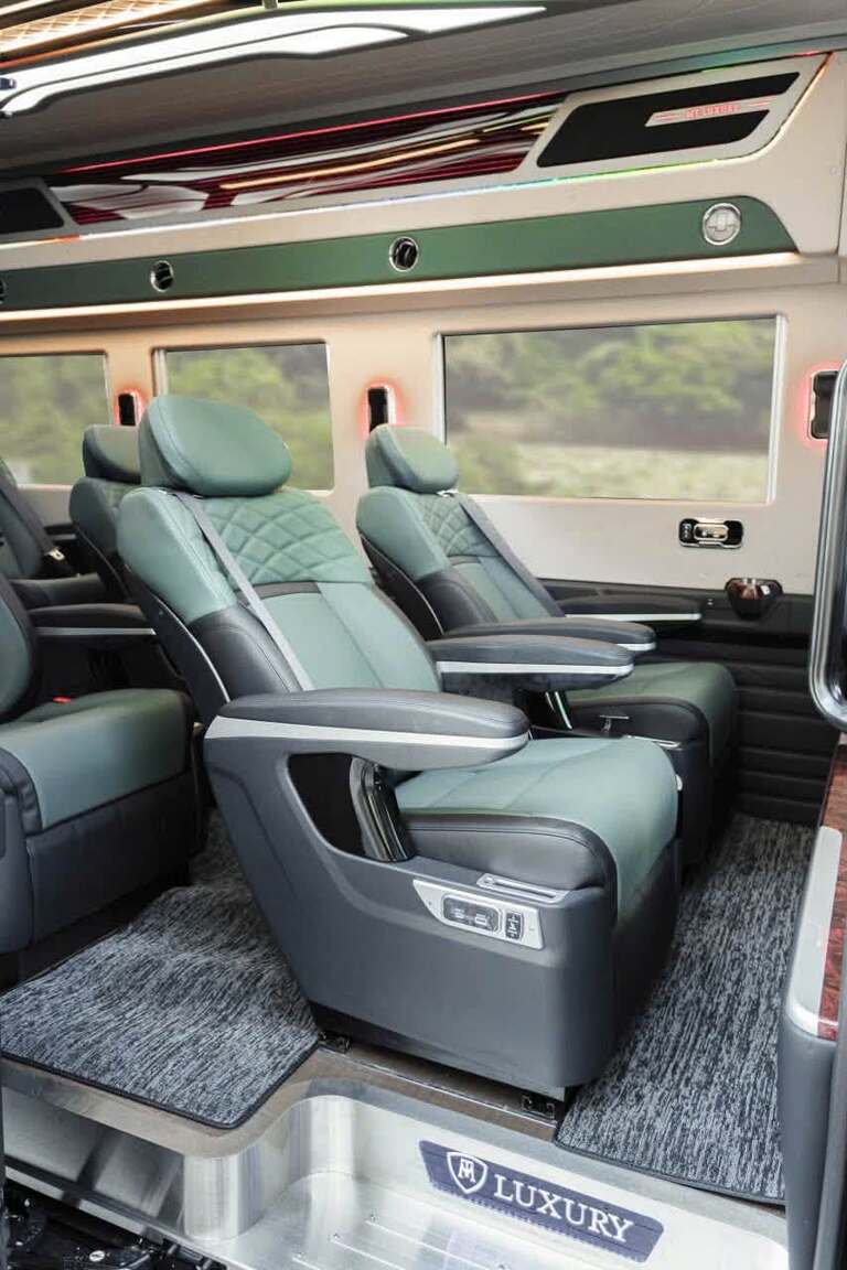 Nội thất xe Ka Long chạy chuyến Hà Nội Quảng Ninh khá hiện đại