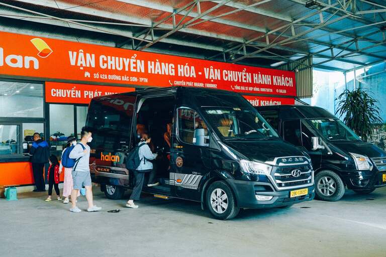 Xe Hà Lan chạy tuyến Hà Nội Quảng Ninh