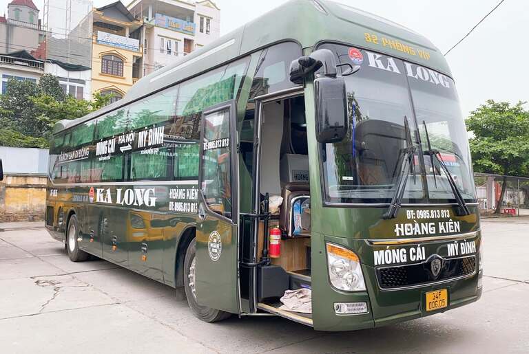Nhà xe Ka Long với phiên bản mầu mới chạy chuyến Hà Nội Quảng Ninh