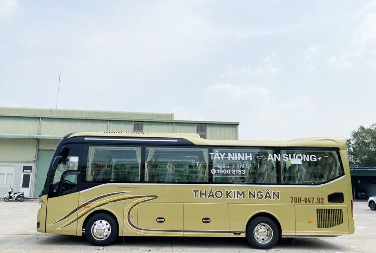 Xe Thảo Kim Ngân limousine thương gia 11 chỗ tuyến Sài Gòn Tây Ninh