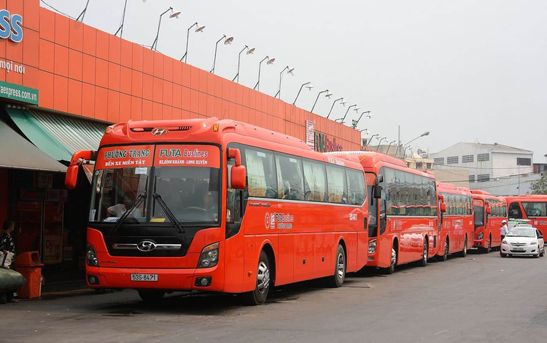  Phương Trang chạy ghế ngồi 28 chỗ, giá 130.000đ, rẻ nhất trong sáu nhà xe. (Nguồn: Internet)