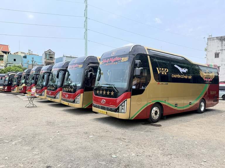 Xe Huệ Nghĩa Limousine 9 chỗ tuyến Sài Gòn Tây Ninh