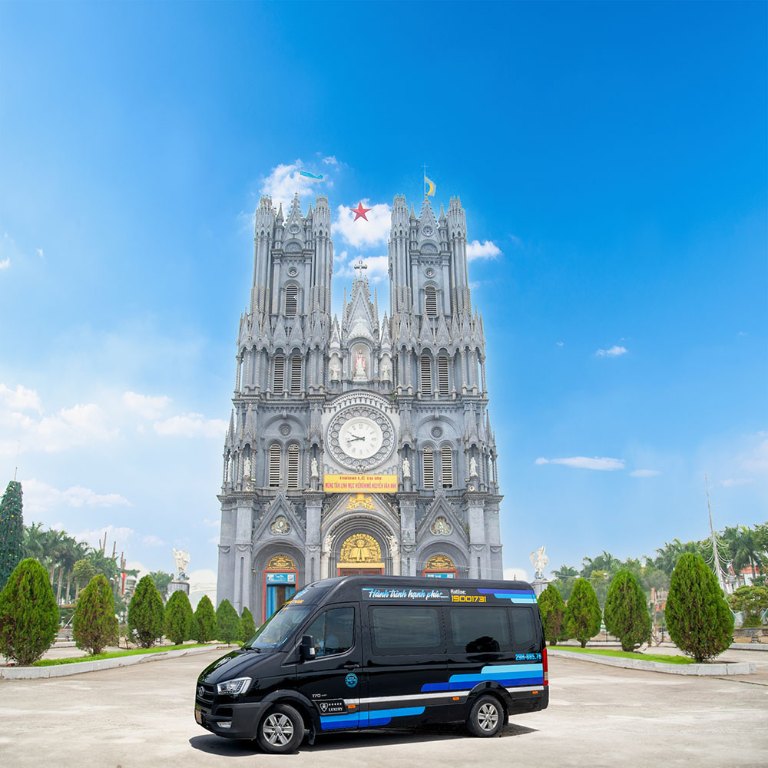 Xe X.E Việt Nam limousine 11 chỗ tuyến Hà Nội - Phú Thọ