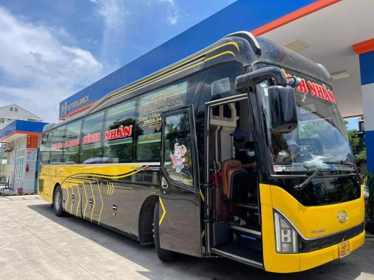 Xe Đình Nhân limousine 22 / 32 phòng có WC tuyến Sài Gòn - Đà Nẵng