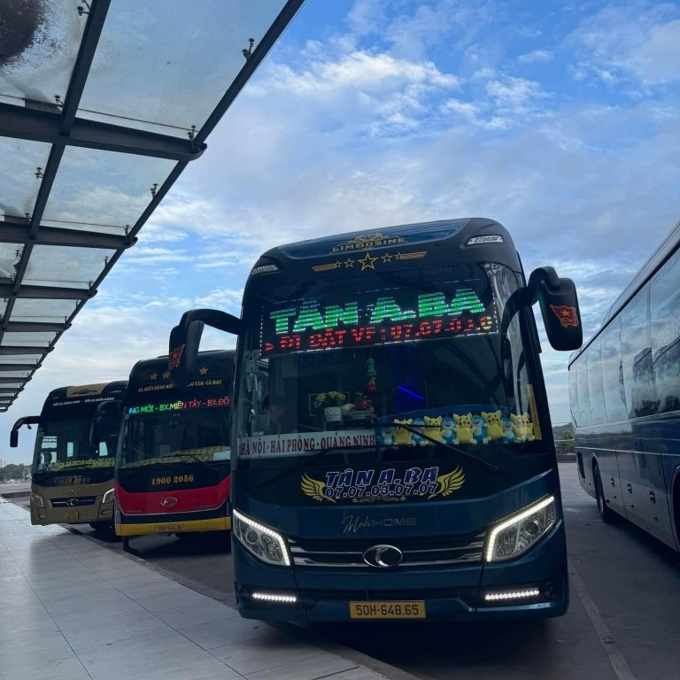 Xe Tân Aba limousine 22 phòng có WC tuyến Sài Gòn - Hà Tĩnh
