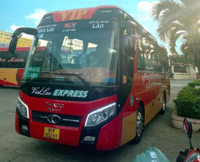 Xe Việt Lào limousine 24 / 34 phòng VIP tuyến Hà Nội - Huế
