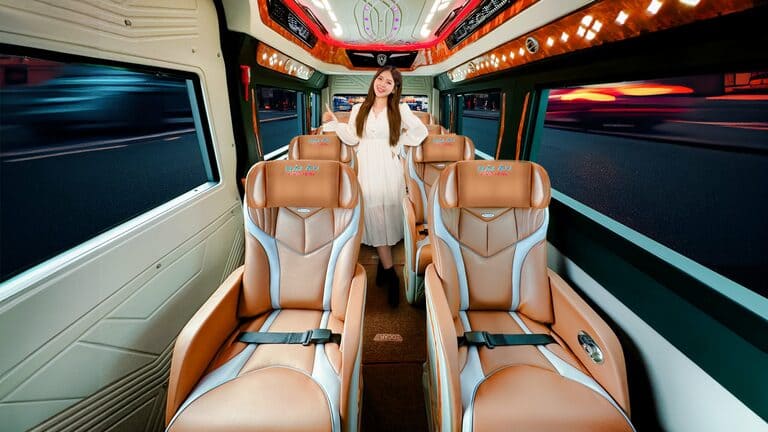 Nội thất xe Hải Âu limousine 11 chỗ chạy bến tuyến Hà Nội Hải Phòng