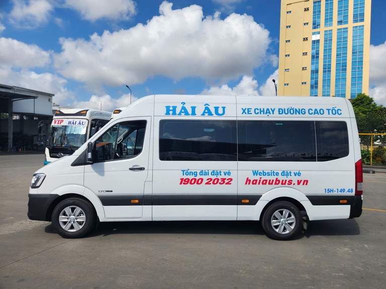 Thanh Bình Hải Âu bổ sung dòng xe limousine đáp ứng nhu cầu dịch vụ ngày càng cao của khách hàng. 