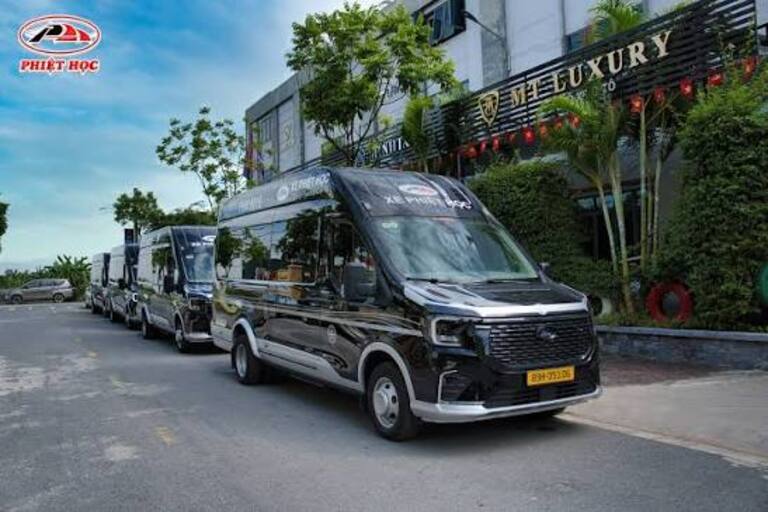 Phiệt Học là hãng limousine đón tận nơi uy tín tại Thái Bình. Nhà xe rất chịu khó nâng cấp xe mới.